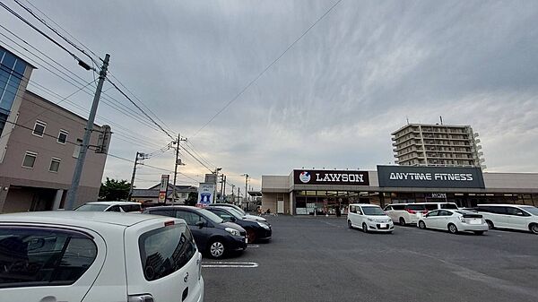 ローソン伊勢崎緑町店　647ｍ