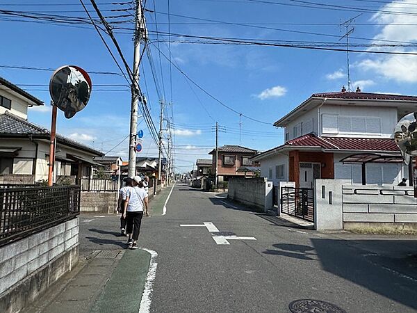 東側道路