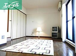 ピラミドI 2階ワンルームのリビング/ダイニング