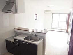 JR山陽本線 高島駅 徒歩10分の賃貸アパート 1階ワンルームのリビング/ダイニング