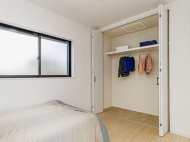 【同仕様写真】大きなクローゼットでお部屋スッキリ片付きます