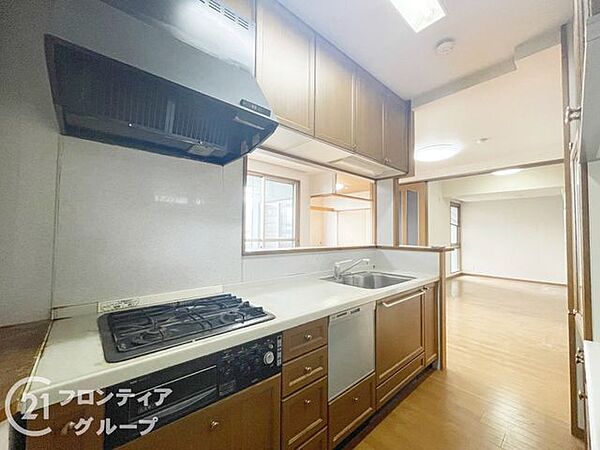 対面式キッチンで、ご家族とお話しながらお料理ができる楽しい空間です