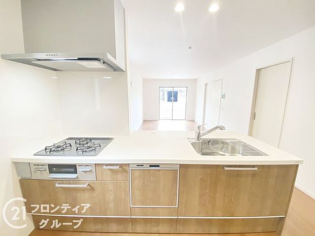 対面カウンターで、家族とコミュニケーションを取りながら料理ができるキッチンです