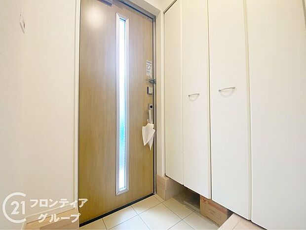 玄関は防犯性の優れたダブルロックドアです!