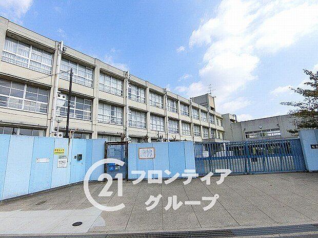 枚方市立長尾小学校 徒歩15分。 1200m