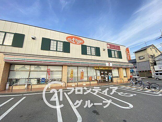 セブンイレブン枚方長尾家具町2丁目店 徒歩3分。 230m