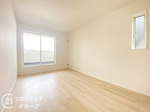 こちらのお部屋はバルコニーに面しており、日当たり、通風ともに良好です！