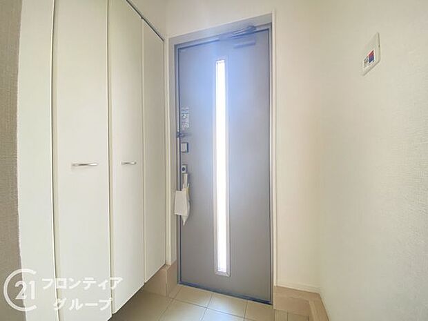 玄関は防犯性の優れたダブルロックドアです！