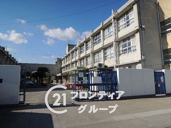 枚方市立藤阪小学校 徒歩11分。 880m