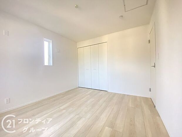 こちらのお部屋はバルコニーに面しており、日当たり、通風ともに良好です！