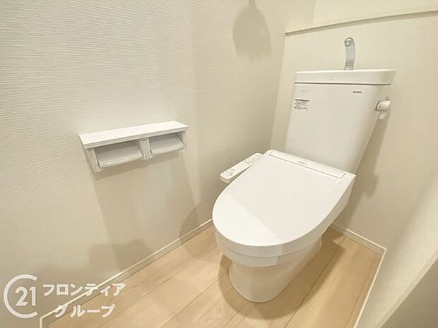 オート開閉のフタなので、手を触れず清潔・快適なトイレです！