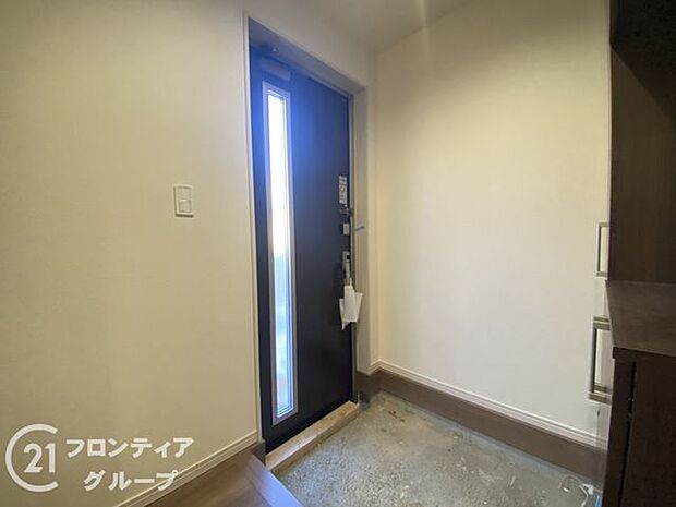 玄関は防犯性の優れたダブルロックドアです！