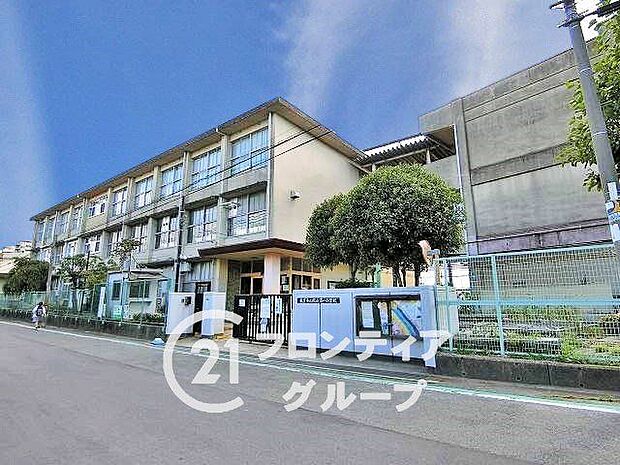 枚方市立殿山第一小学校 徒歩2分。 130m
