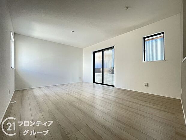 広々リビング、人が集まるおもてなし空間を実現できますね！