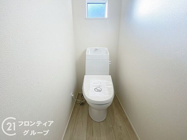 1階、2階どちらにも節水省エネ仕様のシャワートイレを採用しています。