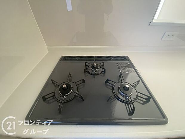 から炊きにより一定の温度に達すると自動で火を止めてくれる安心機能、過熱防止センサー付3口タイプ。