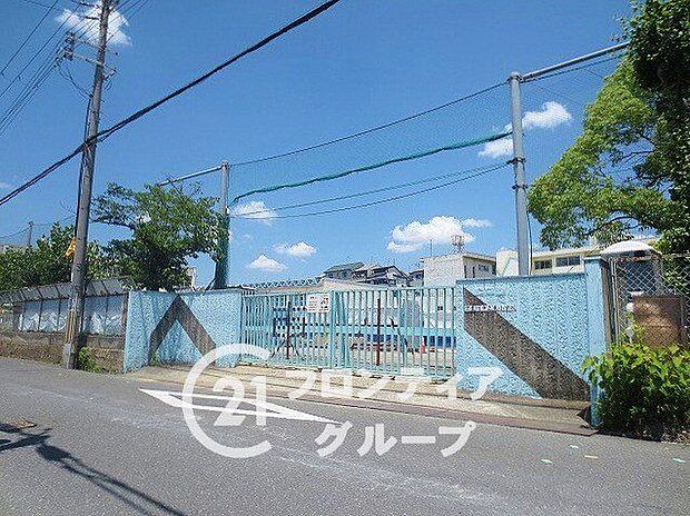 寝屋川市立東小学校 徒歩15分。 1200m