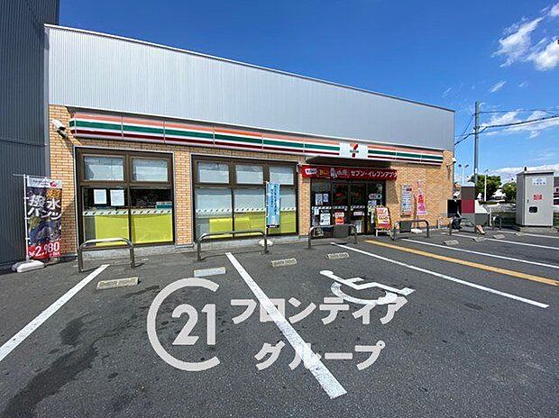 セブンイレブン枚方堂山3丁目店 徒歩9分。 720m