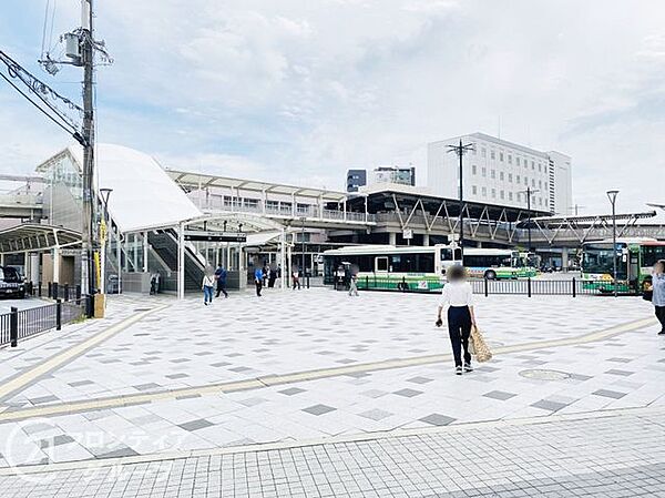 高槻駅(JR西日本 東海道本線) 徒歩16分。 1600m