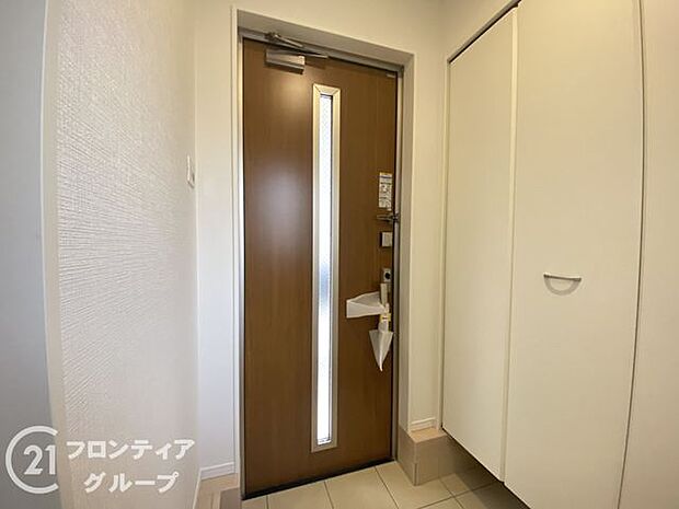 玄関は防犯性の優れたダブルロックドアです！