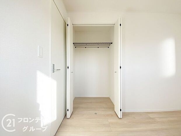 各室に収納スペ―スがありますのでお部屋スッキリ片付きますね