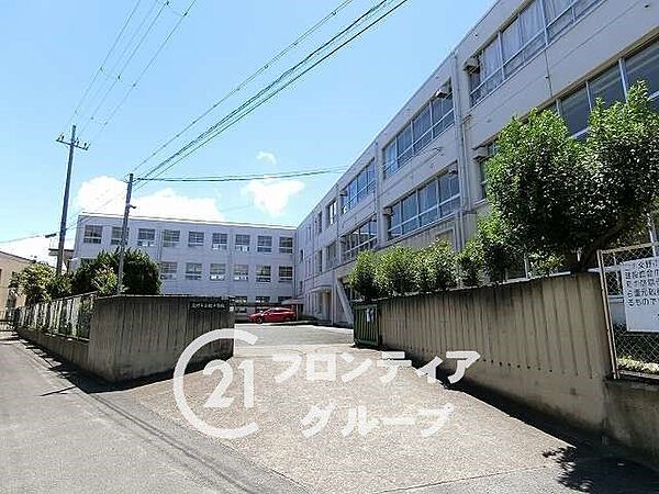 交野市立旭小学校 徒歩33分。 2610m
