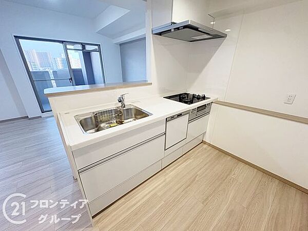 広々としたシステムキッチンで、毎日、家族みんなで料理を楽しめます