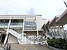 周辺：香里園駅(京阪本線) 京阪本線「香里園」駅まで徒歩約11分。通勤・通学に便利なアクセス環境が整っており、駅周辺には商業施設や飲食店も充実しているため、日々の暮らしに欠かせない拠点となります。 880m