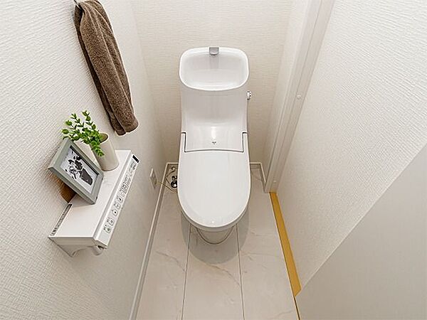 【同仕様写真】1階、2階にトイレあり便利です