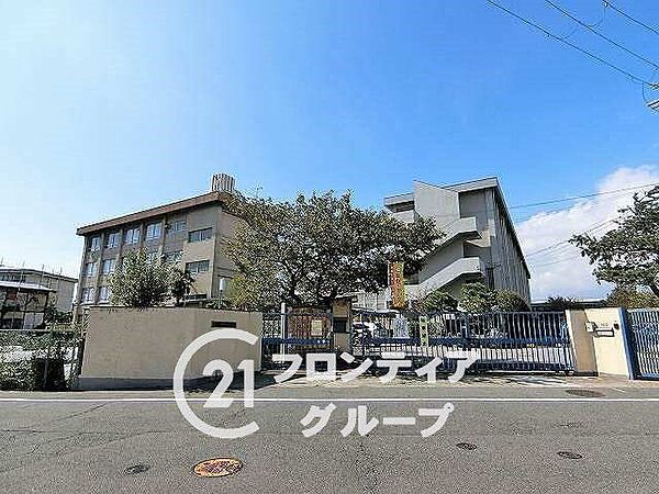 寝屋川市立点野小学校 徒歩15分。 1180m