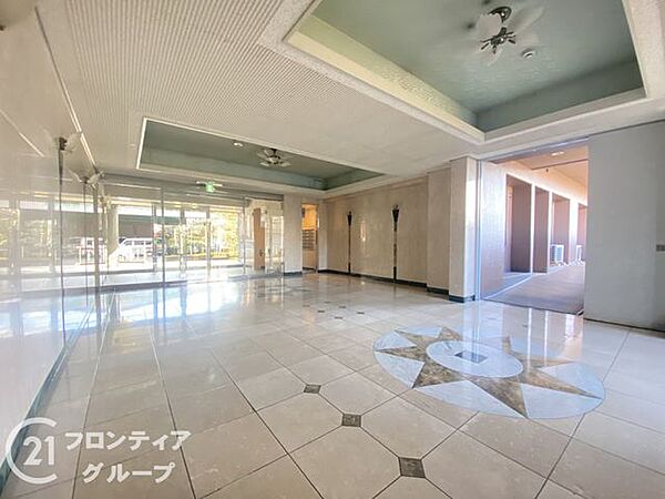 マンションのロビーは、住民の皆様が集うコミュニケーションの場であり、憩いの場です。