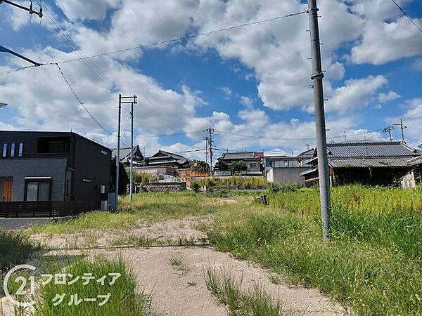 交通量の少ない環境で、静かに暮らせる住まいです。