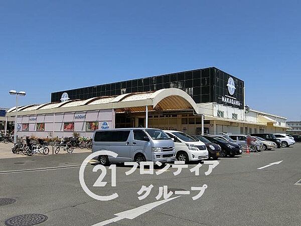 スーパーストアナカガワ招提店 徒歩11分。 820m