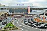 周辺：枚方市駅(京阪本線) 京阪本線「枚方市駅」まで平坦な道を歩いて12分です。特急停車駅なので大阪や京都方面へのアクセスもスムーズで、毎朝の通勤や週末のお出かけもゆとりを持って楽しめます 930m