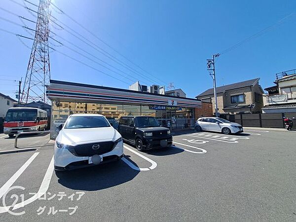 セブンイレブン枚方田口2丁目店 徒歩13分。 970m