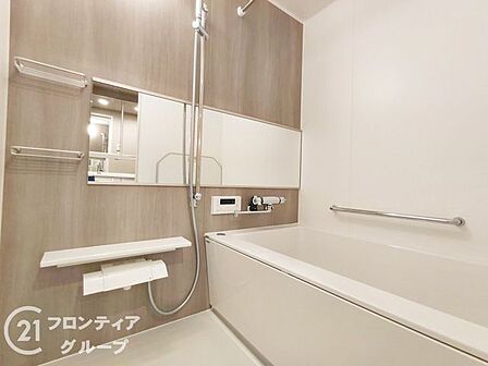 洗練されたデザインが光る、上質な安らぎを追求した癒しの空間!充実した設備と落ち着きのある色彩が、住まう方のステータスを静かに物語るワンランク上のリラクゼーションタイム!