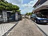 その他：青空が広がる開放感あふれる前面道路は、歩いていても清々しい気持ちになれますね！視界を遮る高い建物がなく、陽当たりや通風も良好なため、毎日を明るく健やかに過ごせる魅力的な立地ですね！