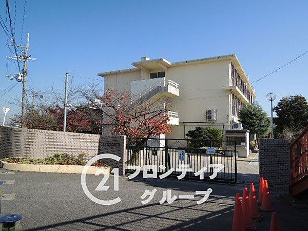 枚方市立春日小学校 徒歩6分。 450m