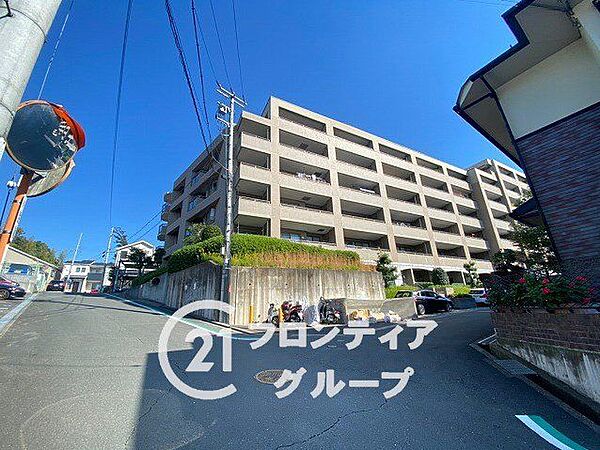 「いつかは」と思っていた住まい探しも、具体的に動き出すと意外とスムーズに進むものです。まずは気軽にご相談いただけます