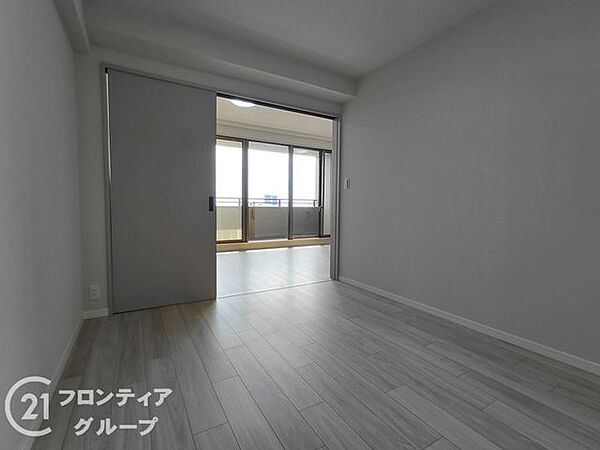 住まい選びは、価格や立地だけでなく、将来の暮らし方まで含めて考えることが大切です。今の段階で気になっていることを、まずスタッフに話してみてください