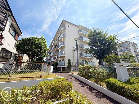 住まい探しで後悔しないためのポイントをスタッフがお伝えします。検討中の方もそうでない方も、まずは一度お話を聞かせてください