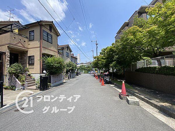 写真だけではわからない採光・広さ・周辺環境の実感は、実際に足を運んでみることが一番です。ご見学はいつでもご予約いただけます