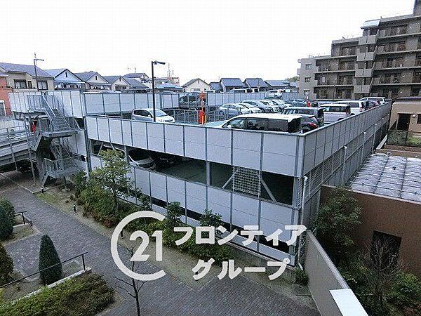 住まい選びは、価格や立地だけでなく、将来の暮らし方まで含めて考えることが大切です。今の段階で気になっていることを、まずスタッフに話してみてください