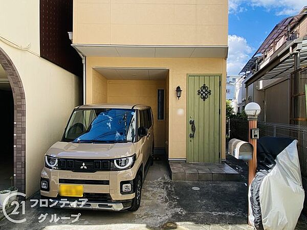 住まい選びは、価格や立地だけでなく、将来の暮らし方まで含めて考えることが大切です。今の段階で気になっていることを、まずスタッフに話してみてください