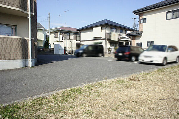 画像17:駐車場