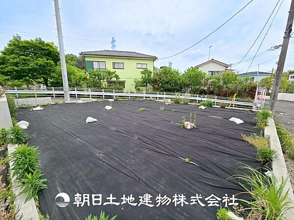 【現地写真】爽やかな青空の下に贅沢なほどに降り注ぐ陽光、豊かな居住性と、クオリティが見事に調和した空間は、住まうことの喜びを感じさせてくれます。