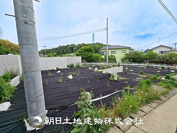 【現地写真】爽やかな青空の下に贅沢なほどに降り注ぐ陽光、豊かな居住性と、クオリティが見事に調和した空間は、住まうことの喜びを感じさせてくれます。
