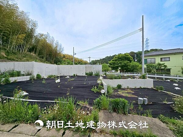 【現地写真】爽やかな青空の下に贅沢なほどに降り注ぐ陽光、豊かな居住性と、クオリティが見事に調和した住空間。