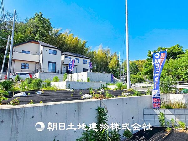 暮らしの中でのたくさんの光と心地よい風を演出してくれています。見事なまでの開放的な空間をお楽しみください