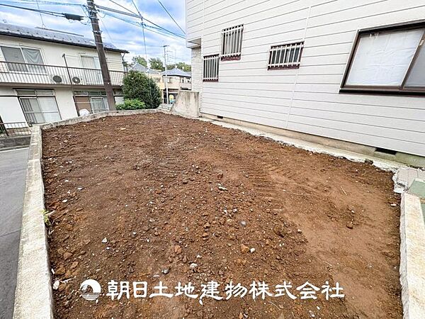 現状ではまだパッと見、区画が見えないので現地でご説明させてください。現地の建築が終わると一気に町が生まれ変わります。新しい街の一員になりませんか？